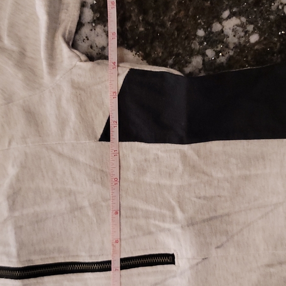 RARE* Volcom Dress - T-Shirt style - Picture 5 of 8